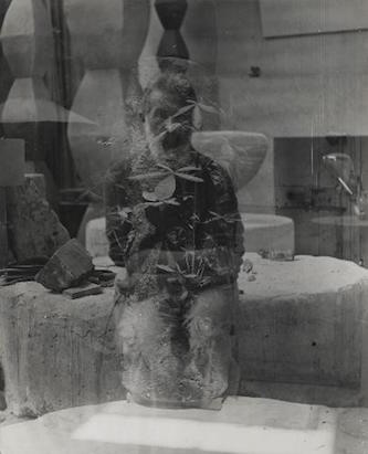 Constantin Brancusi, Autoportrait dans l'atelier / Adagp / Georges Meguerditchian - Centre Pompidou, MNAM-CCI / Dist. RMN-GP