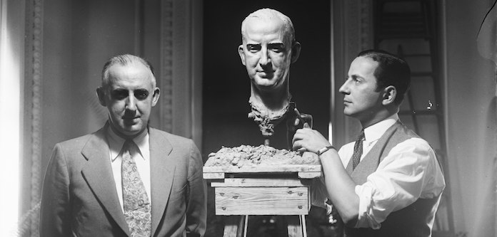 Harris & Ewing, Sculptor at work, 1932